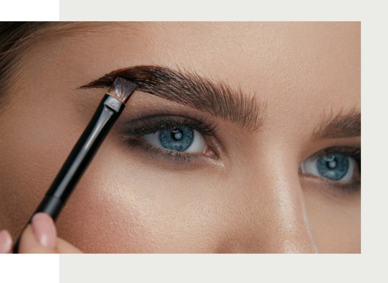 a girl doing brow tinting